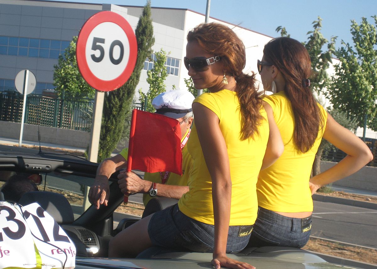 Las chicas de Vuelta Toledo abriendo carrera con Fede.